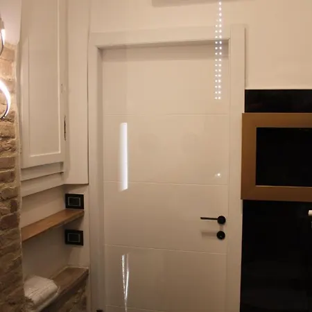 דירה Jacuzzi By Parmacentro פארמה