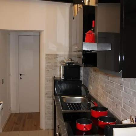 דירה Jacuzzi By Parmacentro פארמה